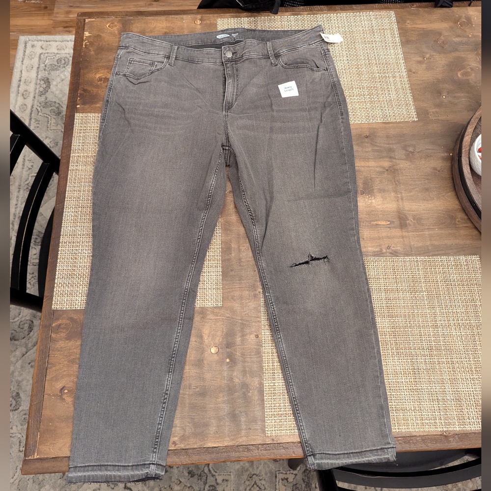 BNWT Gray Women's Old Navy Rockstar Jeans size 20